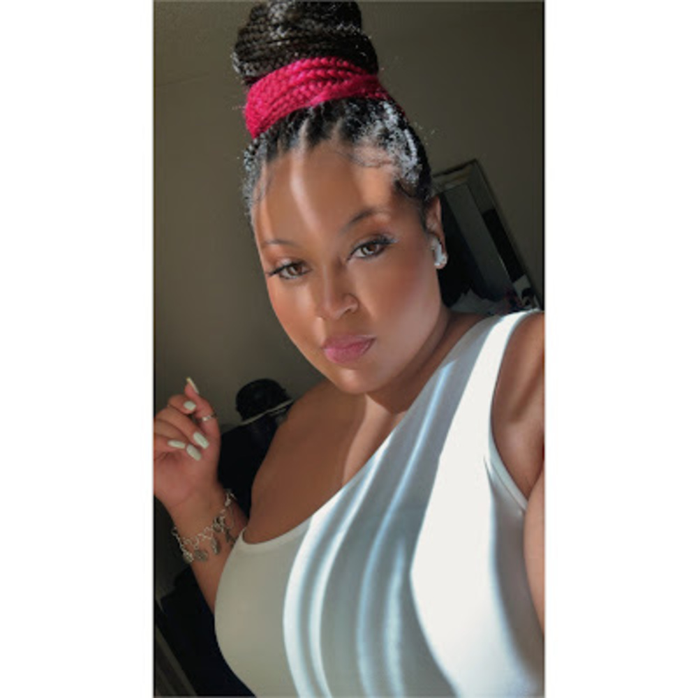 Meet your Posher, Briana